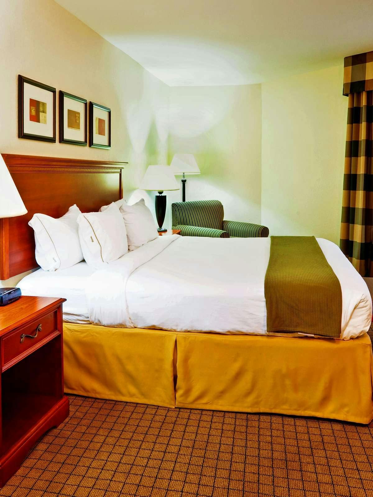 Hotel Holiday Inn Express Hotel & Suites Jackson Flowood photo 1