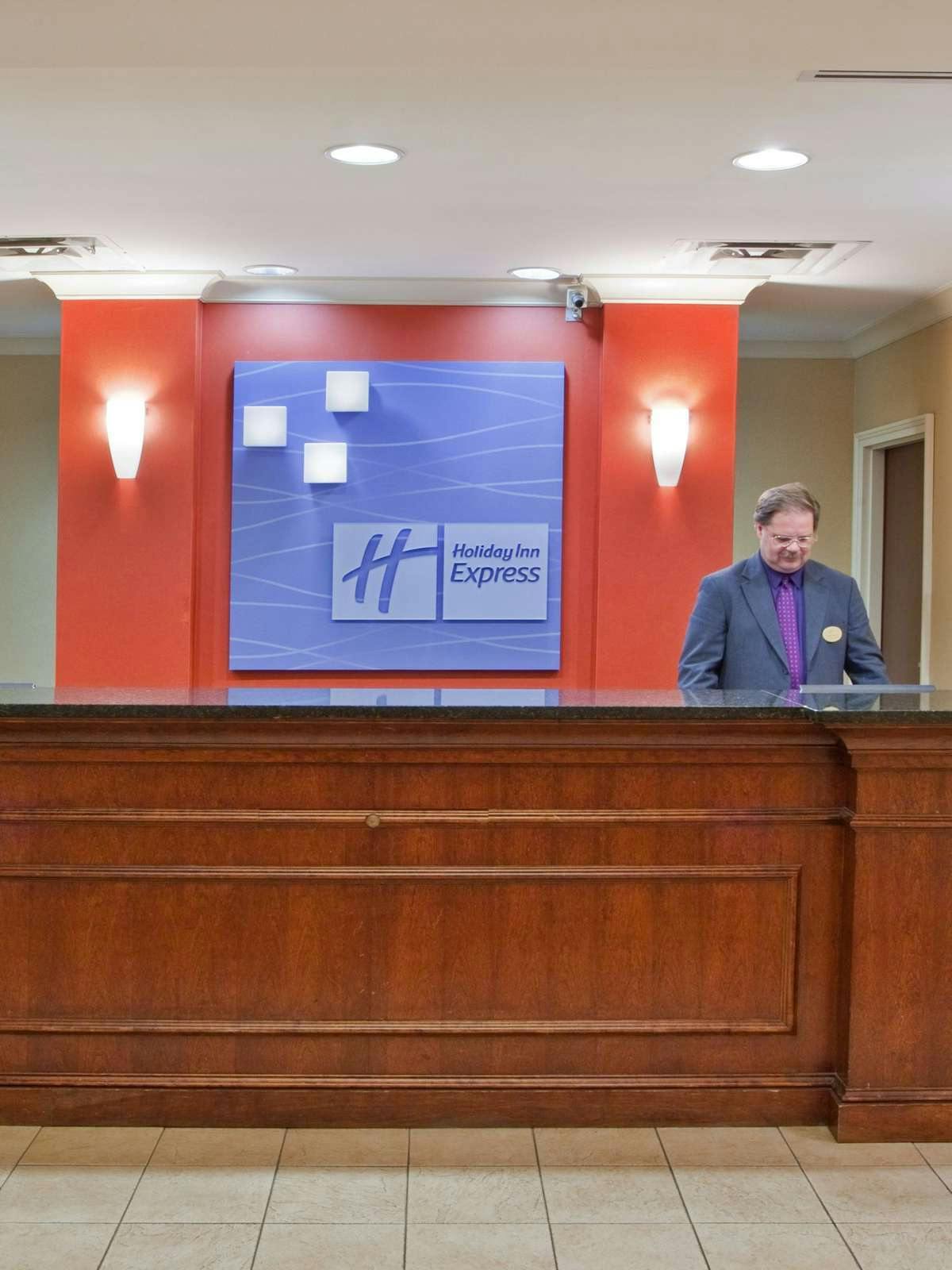 Hotel Holiday Inn Express Hotel & Suites I 85 photo 4