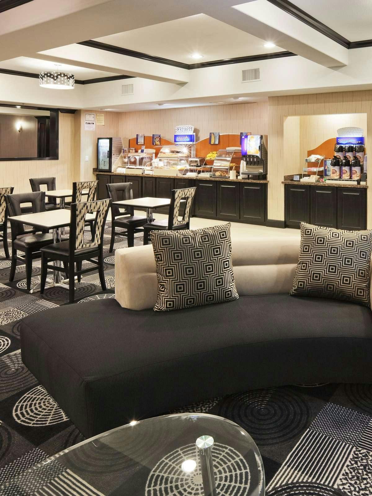 Hotel Holiday Inn Express Hotel & Suites Jacksonville photo 5