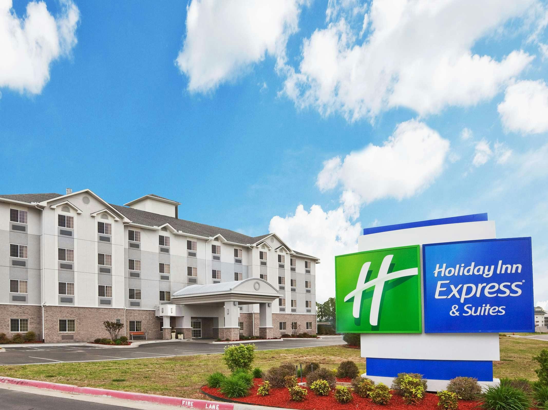 Holiday Inn Express Hotel & Suites Jenks