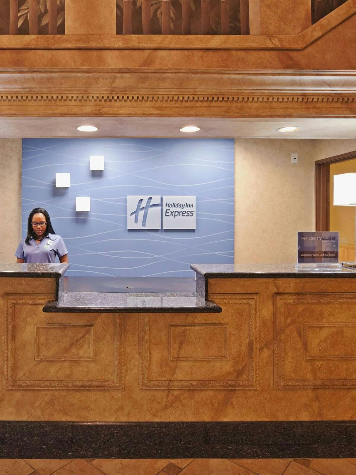 Hotel Holiday Inn Express Hotel & Suites Jenks photo 4