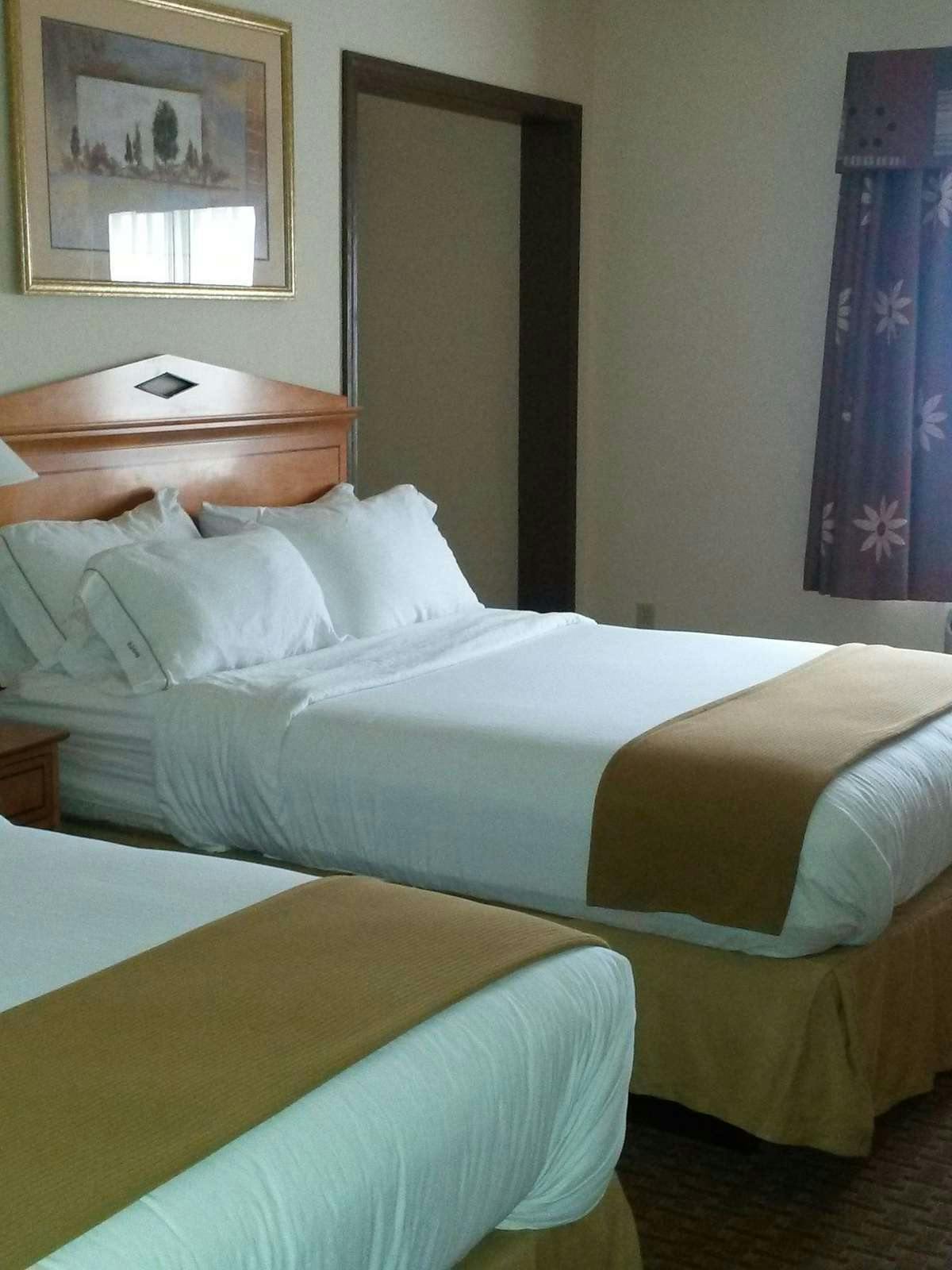 Hotel Holiday Inn Express Hotel & Suites Jenks photo 1