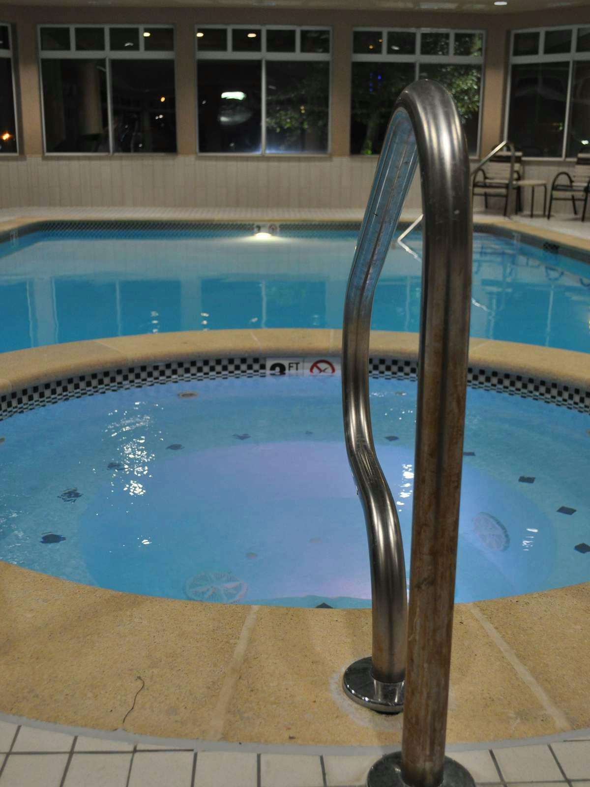 Hotel Holiday Inn Express Hotel & Suites Kansas City Grandview photo 5