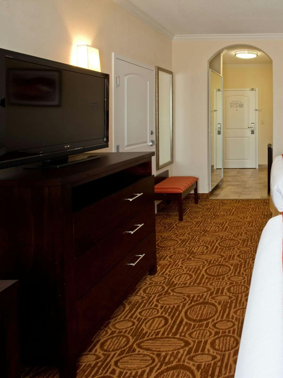 Hotel Holiday Inn Express Hotel & Suites Katy photo 2