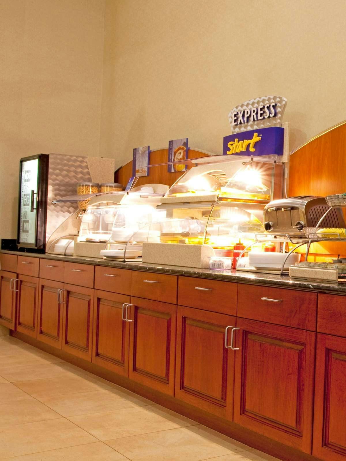 Hotel Holiday Inn Express Hotel & Suites Jacksonville North Fernandina photo 3