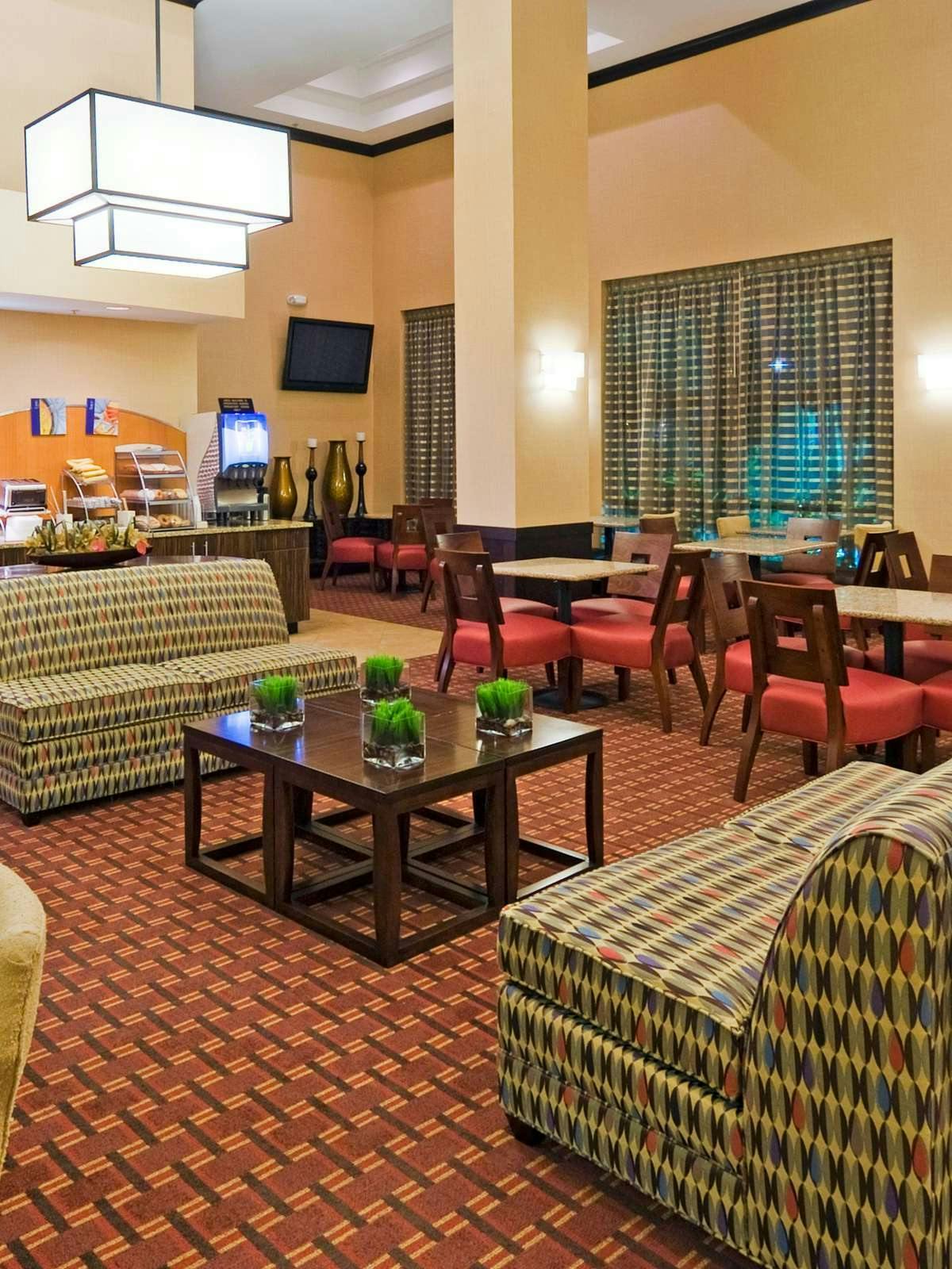 Hotel Holiday Inn Express Hotel & Suites Kendall East Miami photo 4