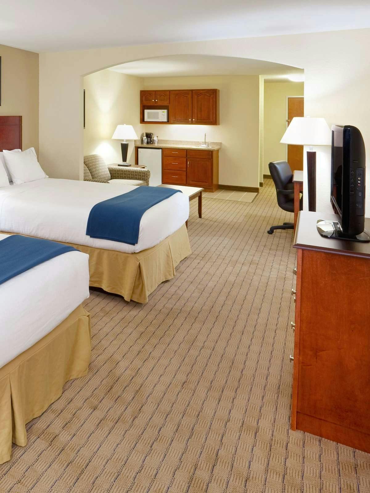 Holiday Inn Express Hotel Suites Lafayette East Lafayette In