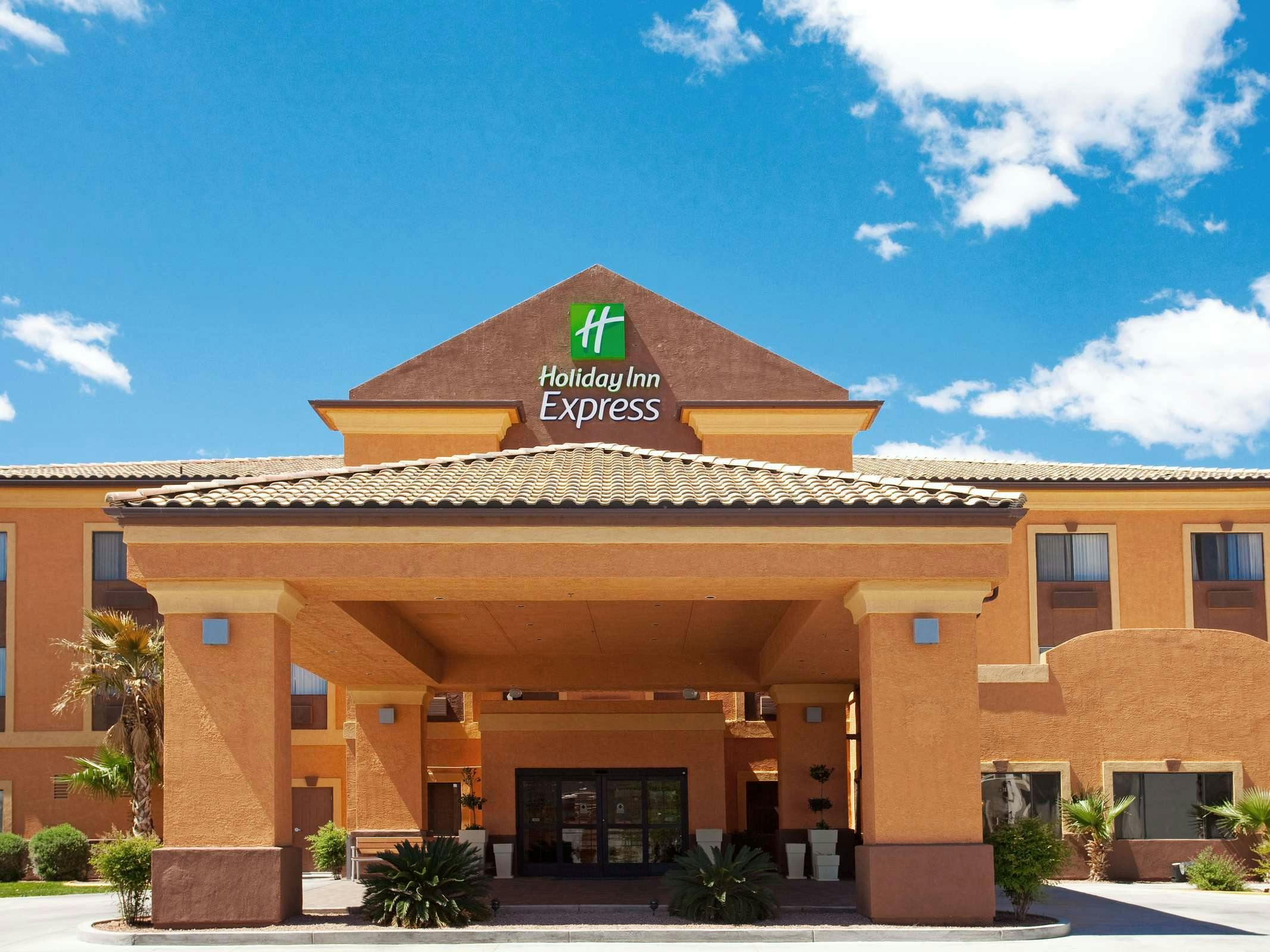 Holiday Inn Express Hotel & Suites Kingman