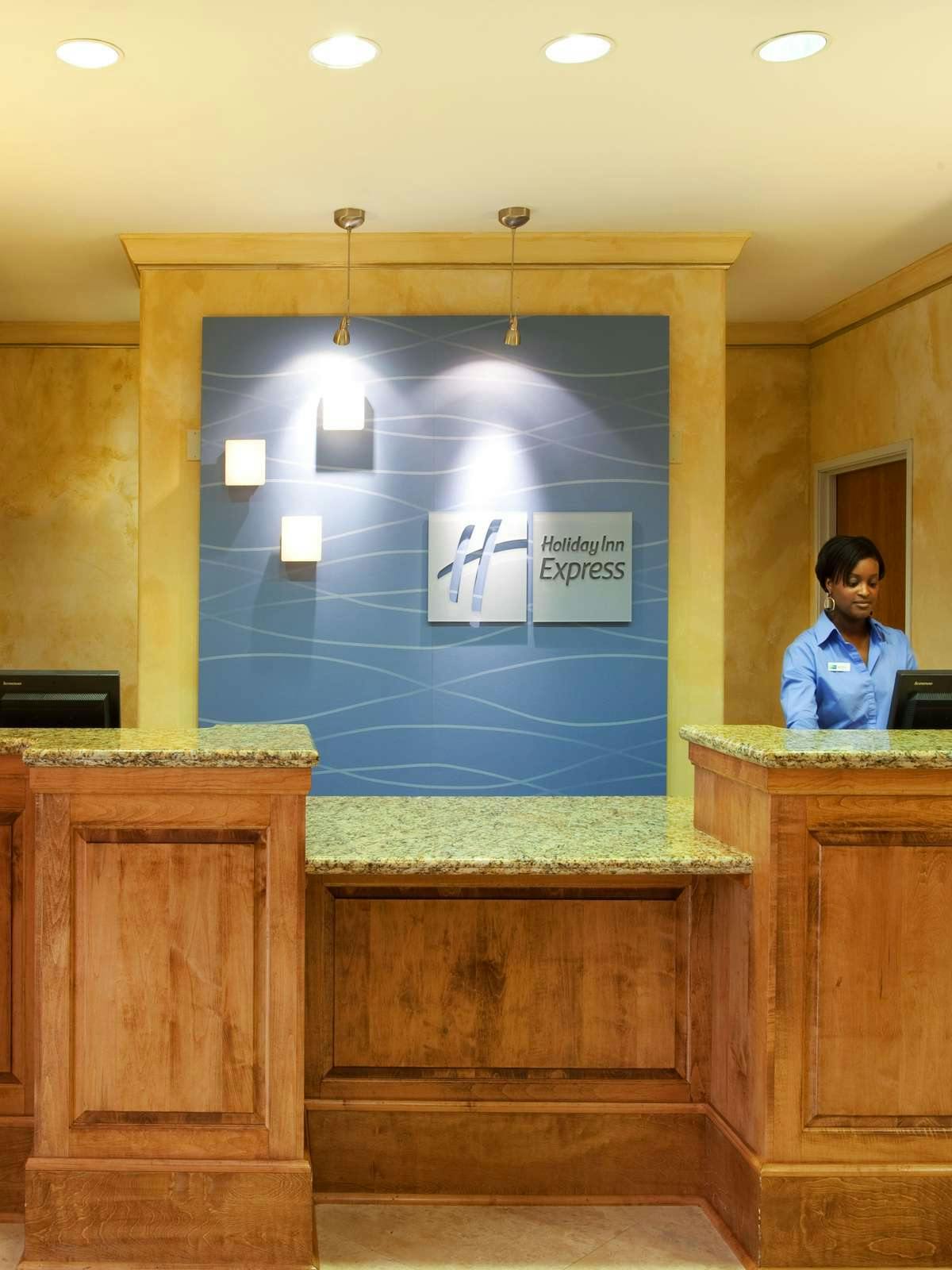 Hotel Holiday Inn Express Hotel & Suites Lafayette South photo 3