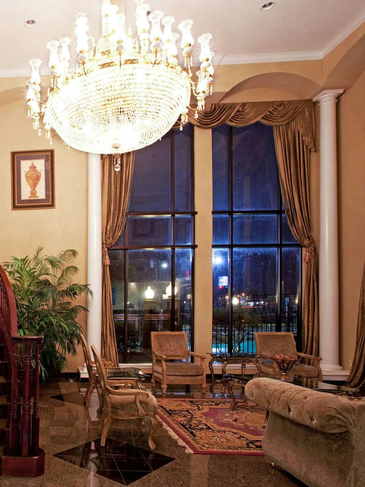 Hotel Holiday Inn Express Hotel & Suites Lake Charles photo 2