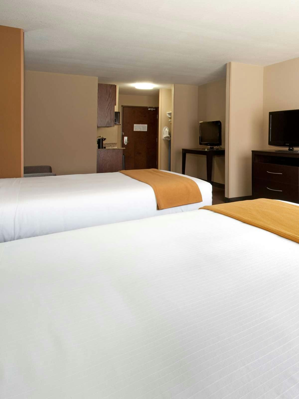Hotel Holiday Inn Express Hotel & Suites Lamar photo 1