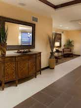 Hotel Holiday Inn Express Hotel & Suites Lamar photo 4