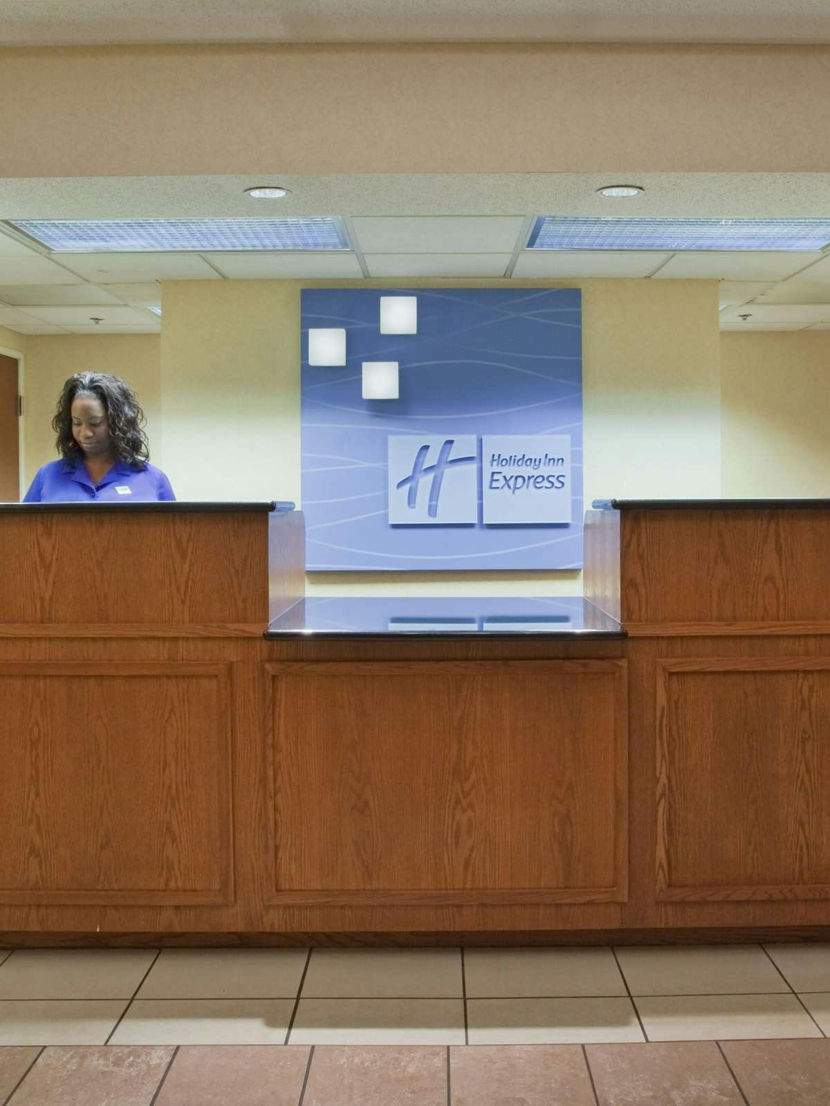 Hotel Holiday Inn Express Hotel & Suites Kinston photo 5