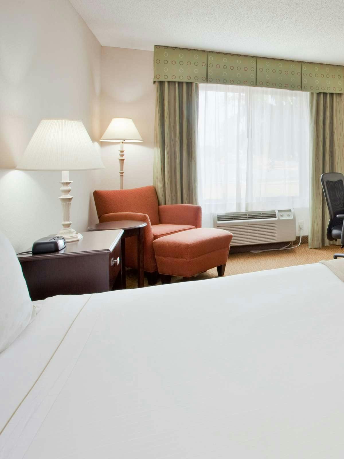 Hotel Holiday Inn Express Hotel & Suites Kinston photo 1