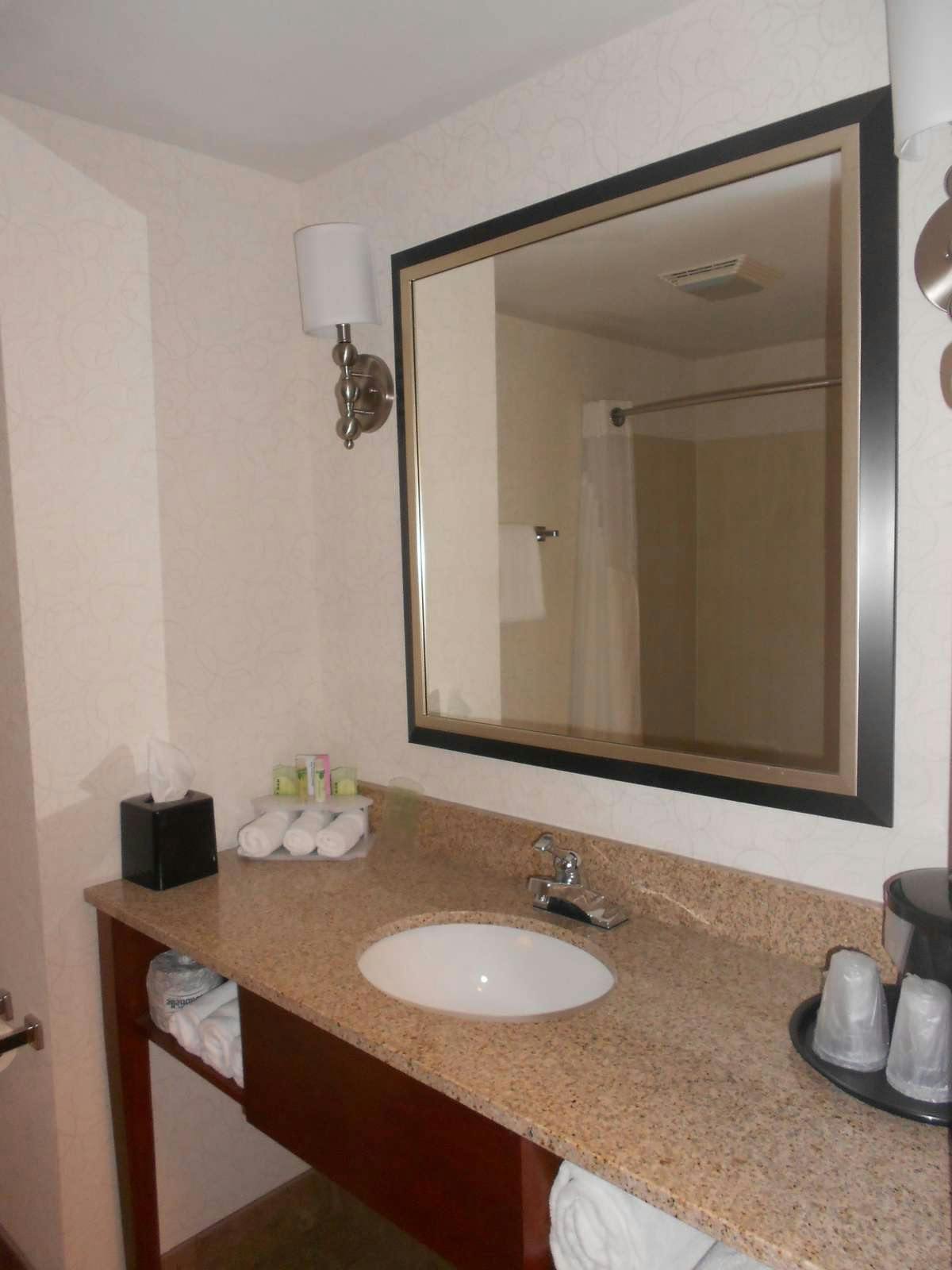 Hotel Holiday Inn Express Hotel & Suites Lancaster photo 3