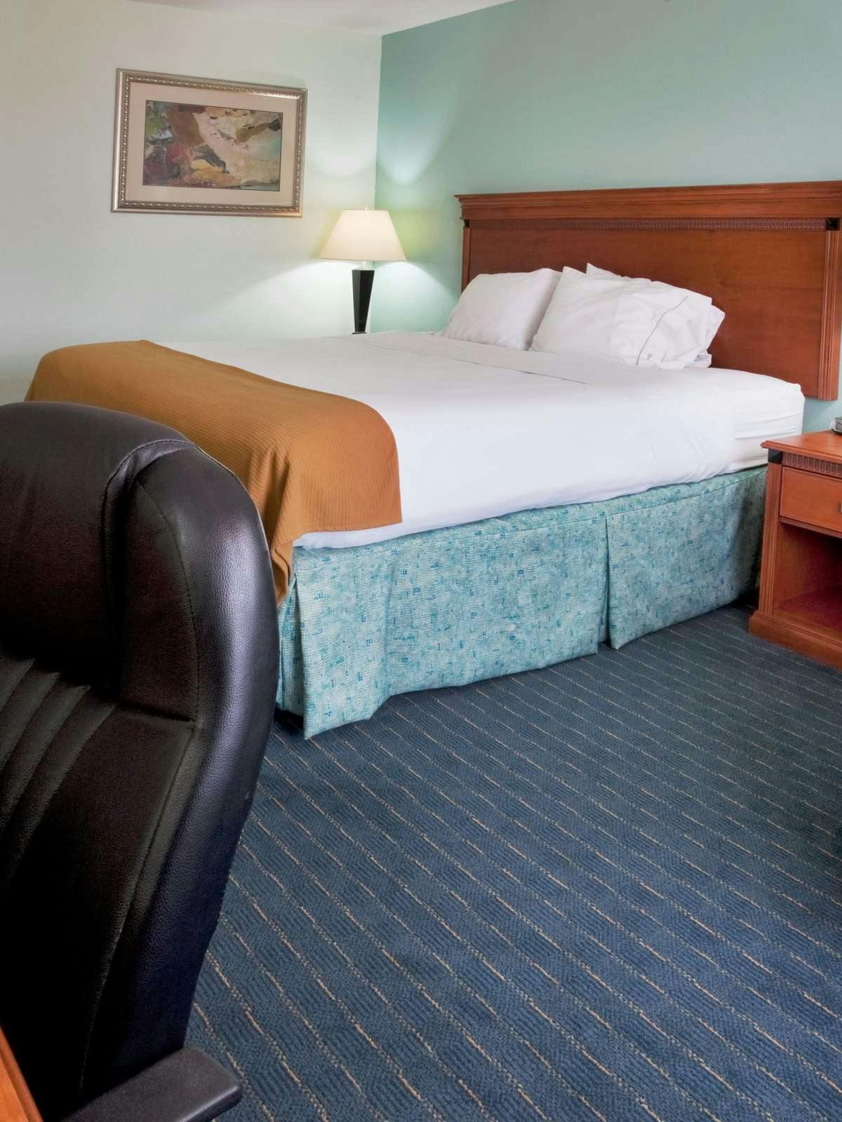 Hotel Holiday Inn Express Hotel & Suites Lake Okeechobee photo 1