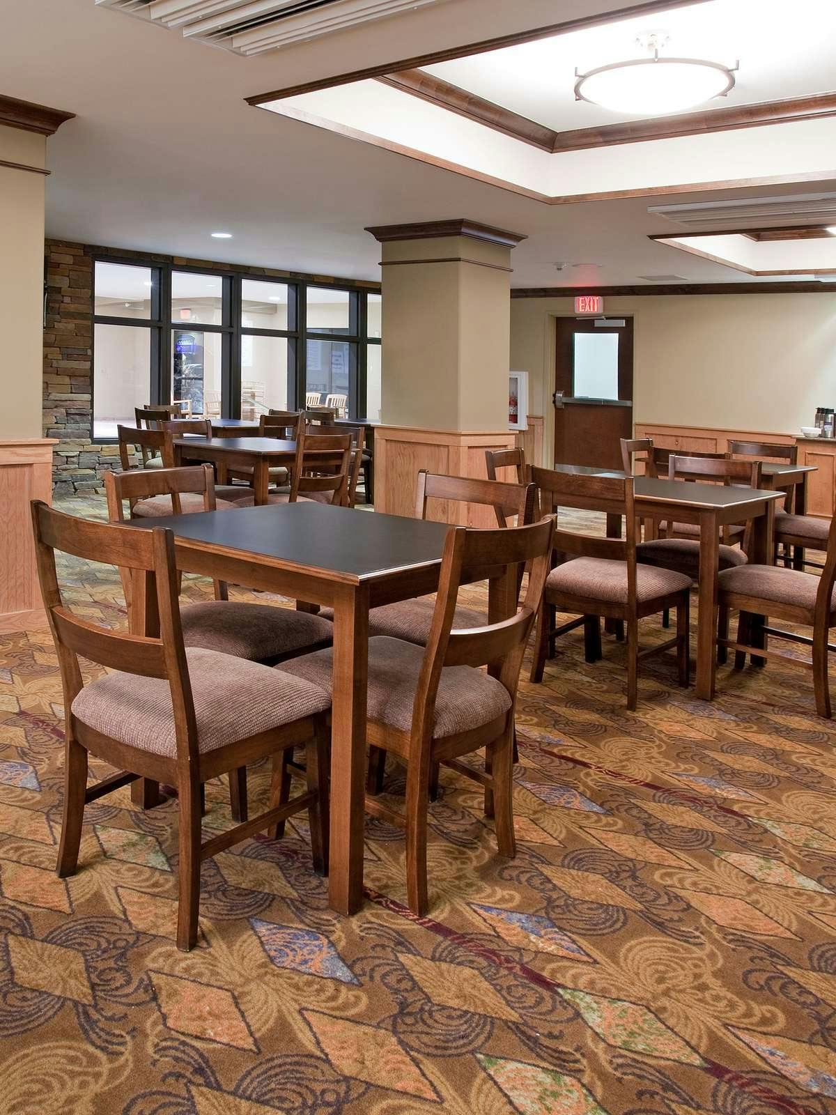 Hotel Holiday Inn Express Hotel & Suites Lander photo 5