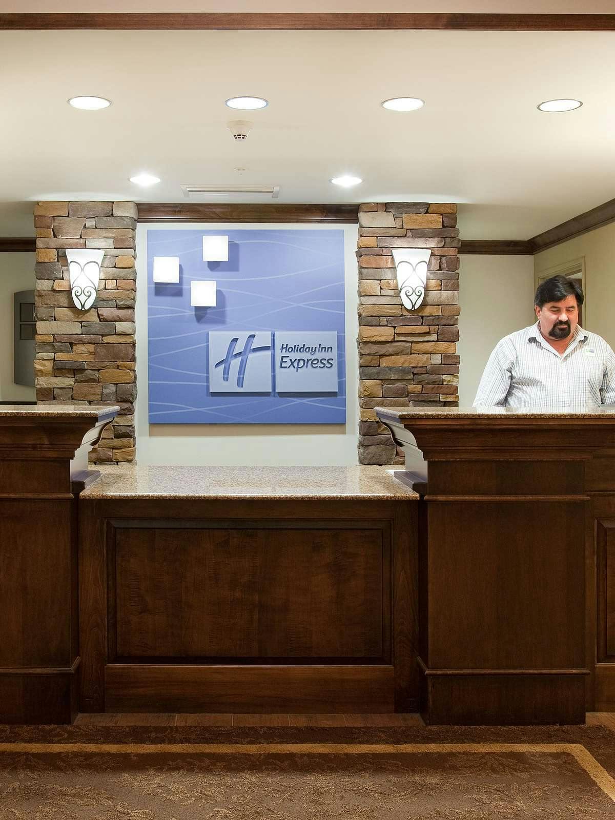 Hotel Holiday Inn Express Hotel & Suites Lander photo 4