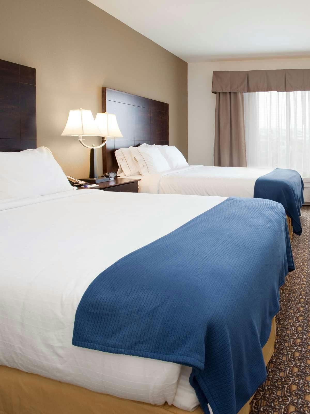 Hotel Holiday Inn Express Hotel & Suites Lander photo 1