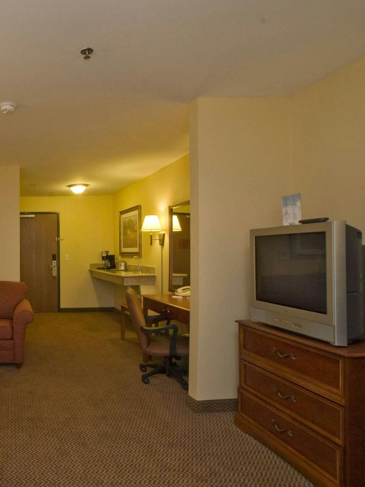 Hotel Holiday Inn Express Hotel & Suites Laredo photo 2