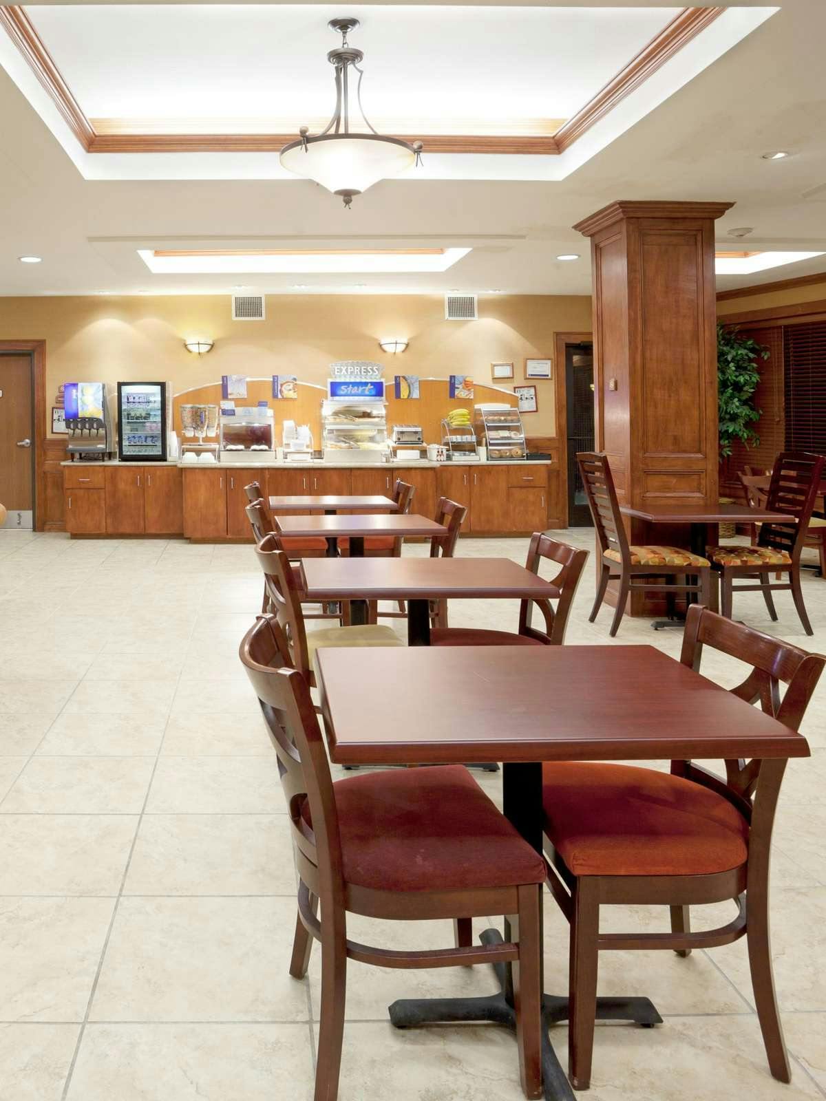 Hotel Holiday Inn Express Hotel & Suites Laredo photo 5