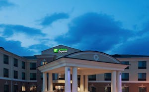 Holiday Inn Express Hotel & Suites Lasalle Area