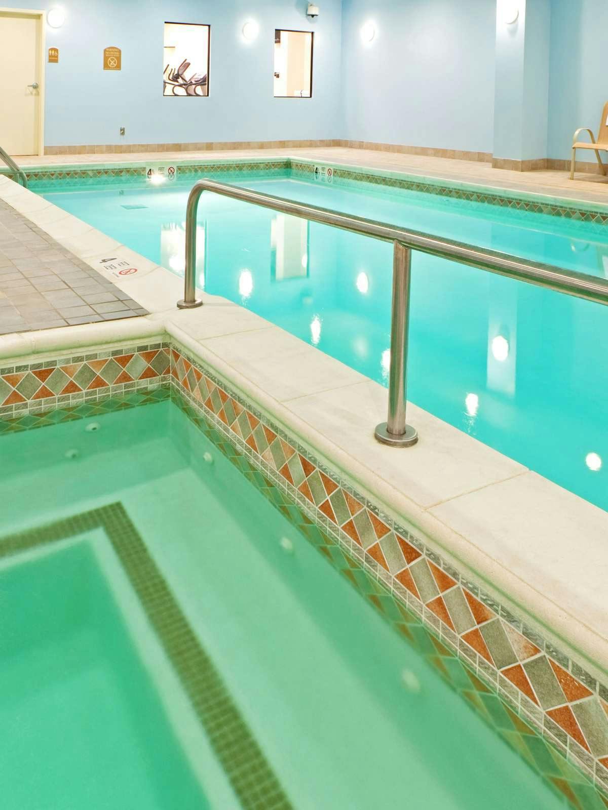 Hotel Holiday Inn Express Hotel & Suites Latham photo 5