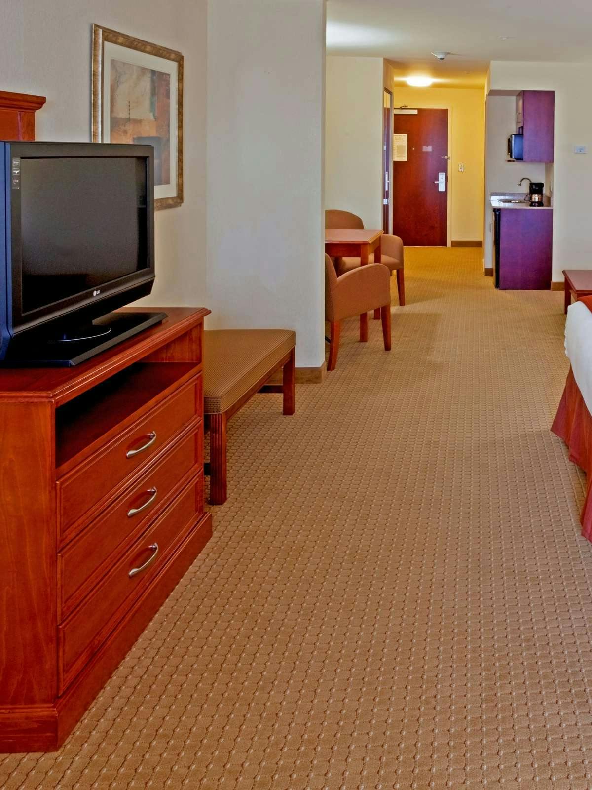 Hotel Holiday Inn Express Hotel & Suites Latham photo 2