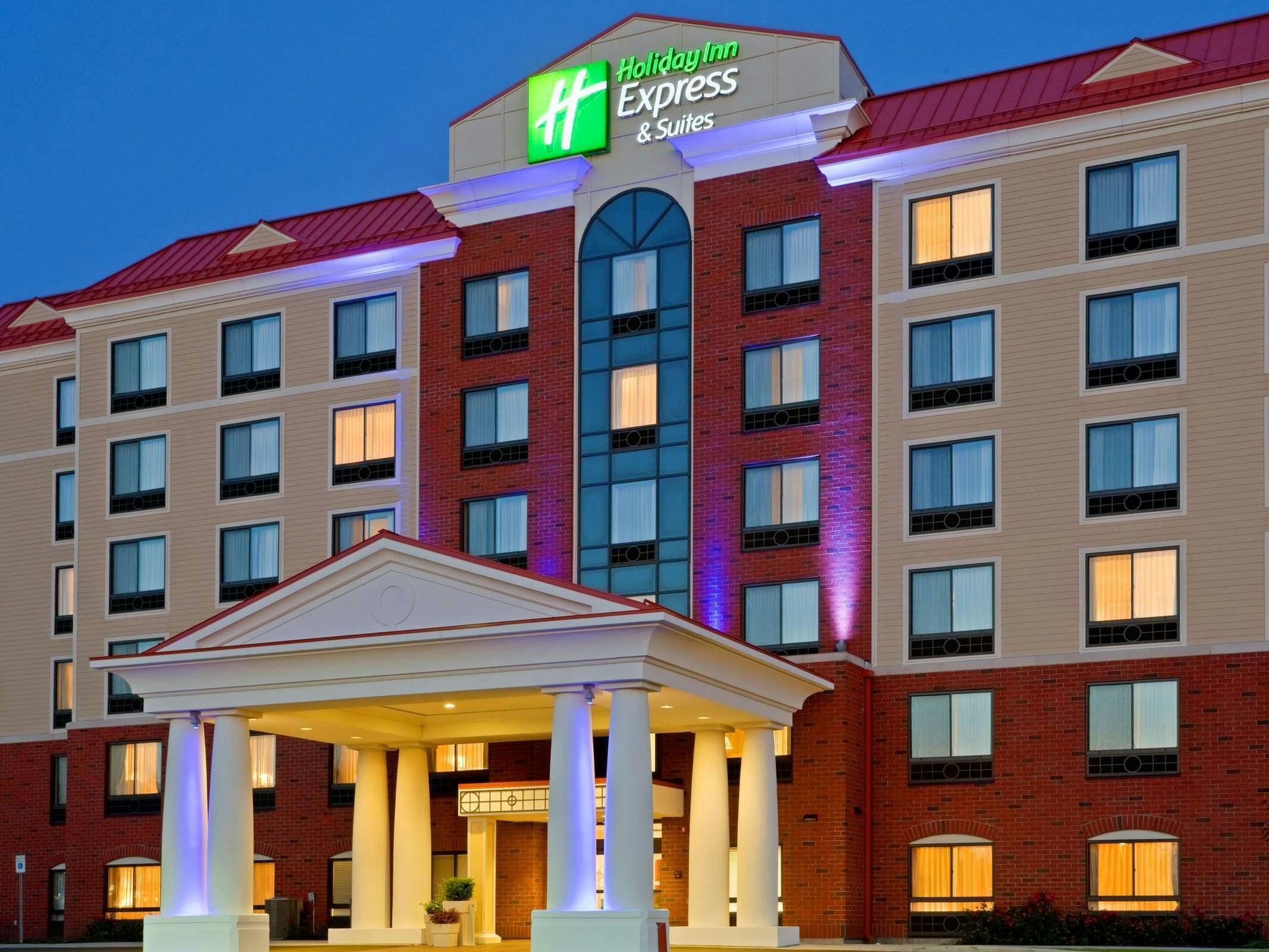 Holiday Inn Express Hotel & Suites Latham