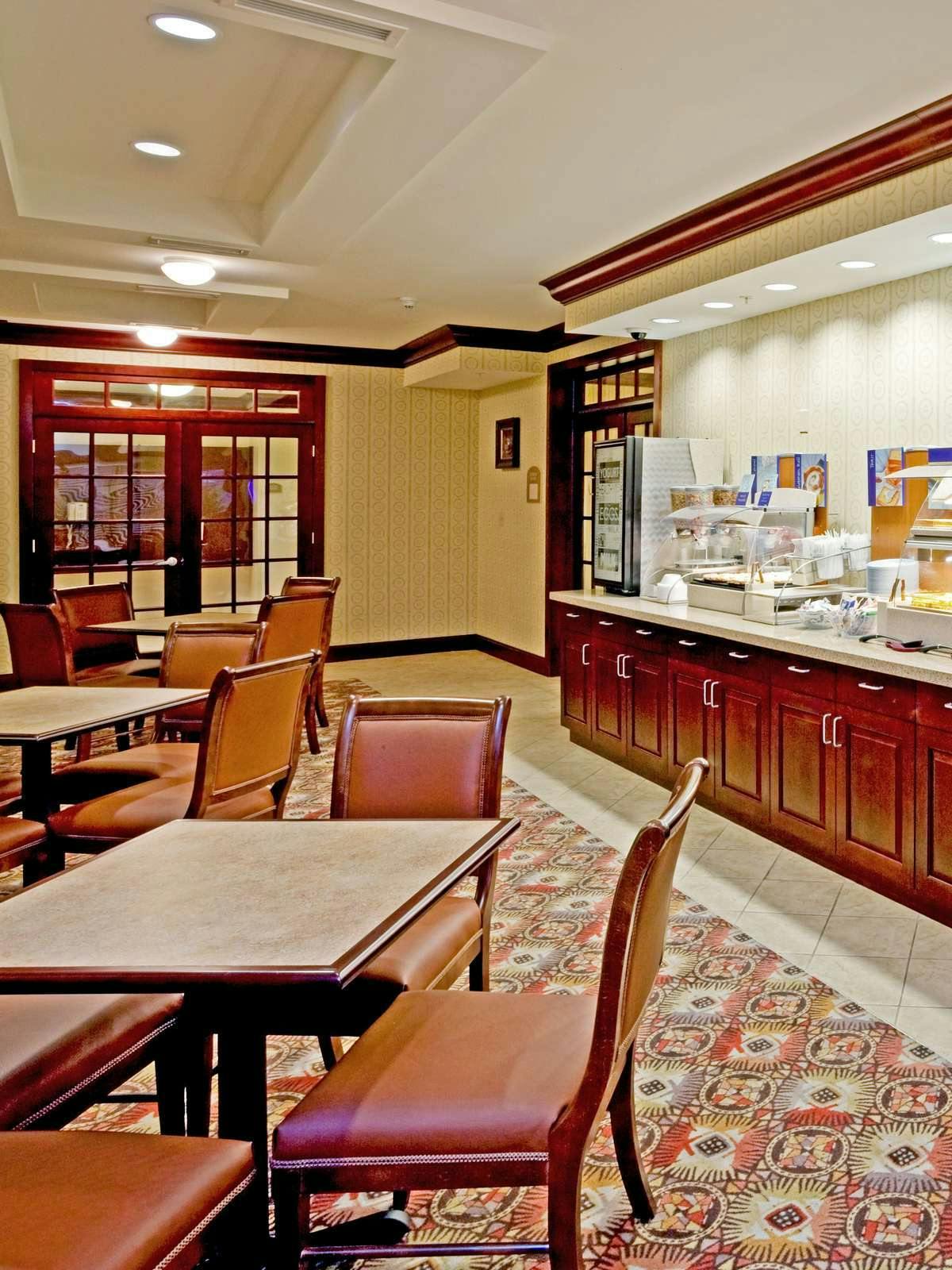 Hotel Holiday Inn Express Hotel & Suites Latham photo 4