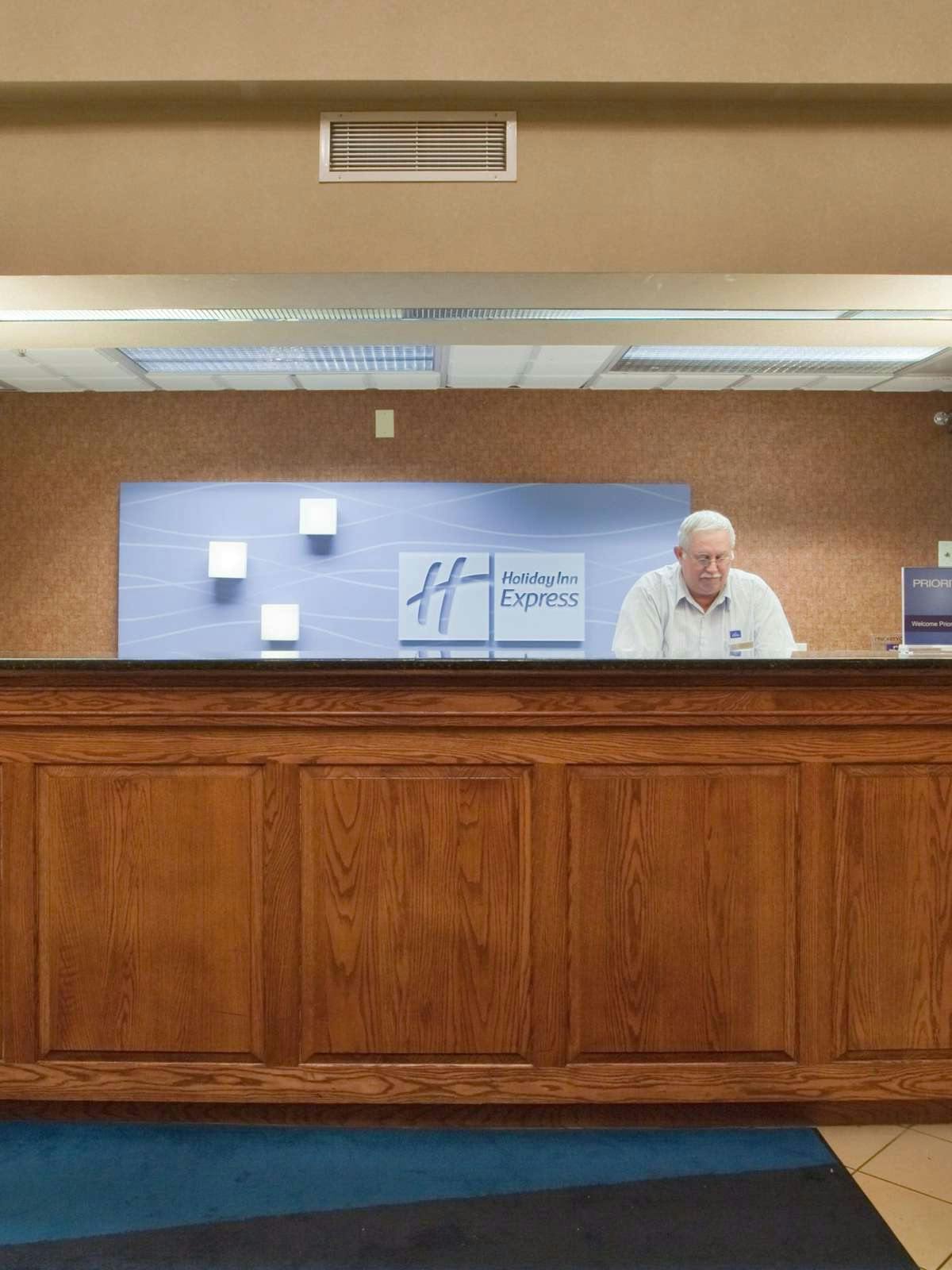 Hotel Holiday Inn Express Hotel & Suites Laurinburg photo 4