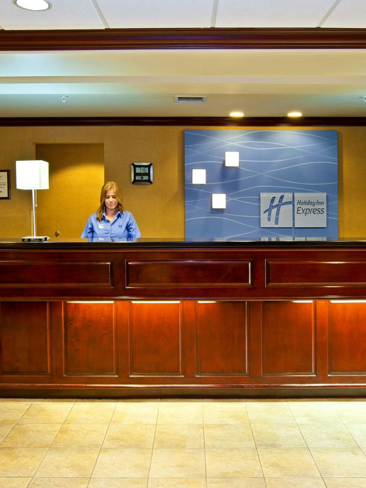 Hotel Holiday Inn Express Hotel & Suites Lexington Downtown University photo 5