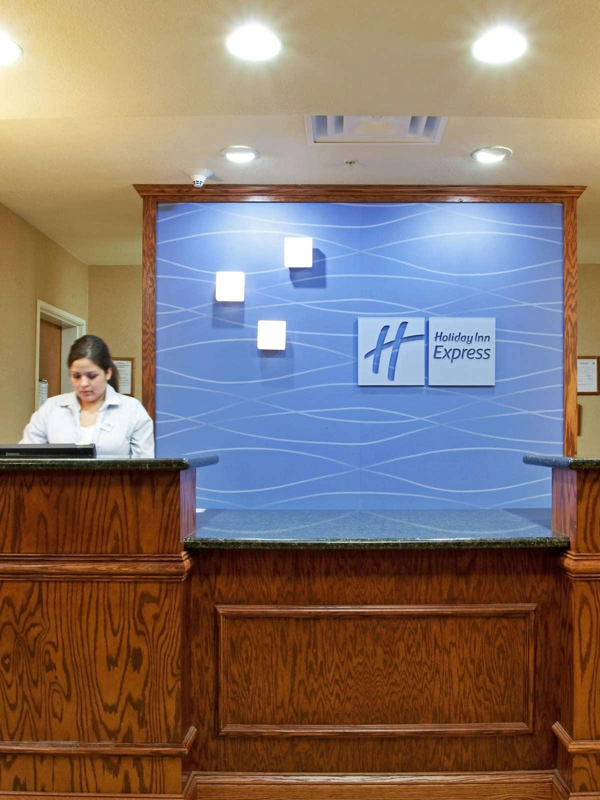 Hotel Holiday Inn Express Hotel & Suites Lewisburg photo 4