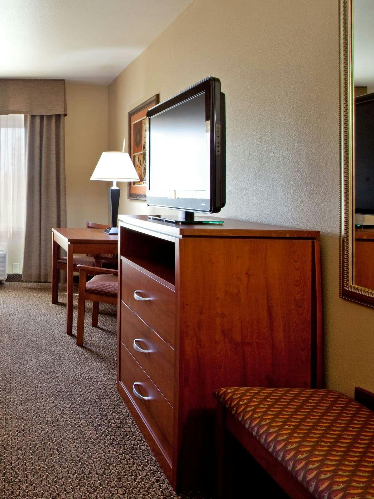 Hotel Holiday Inn Express Hotel & Suites Lewisburg photo 2