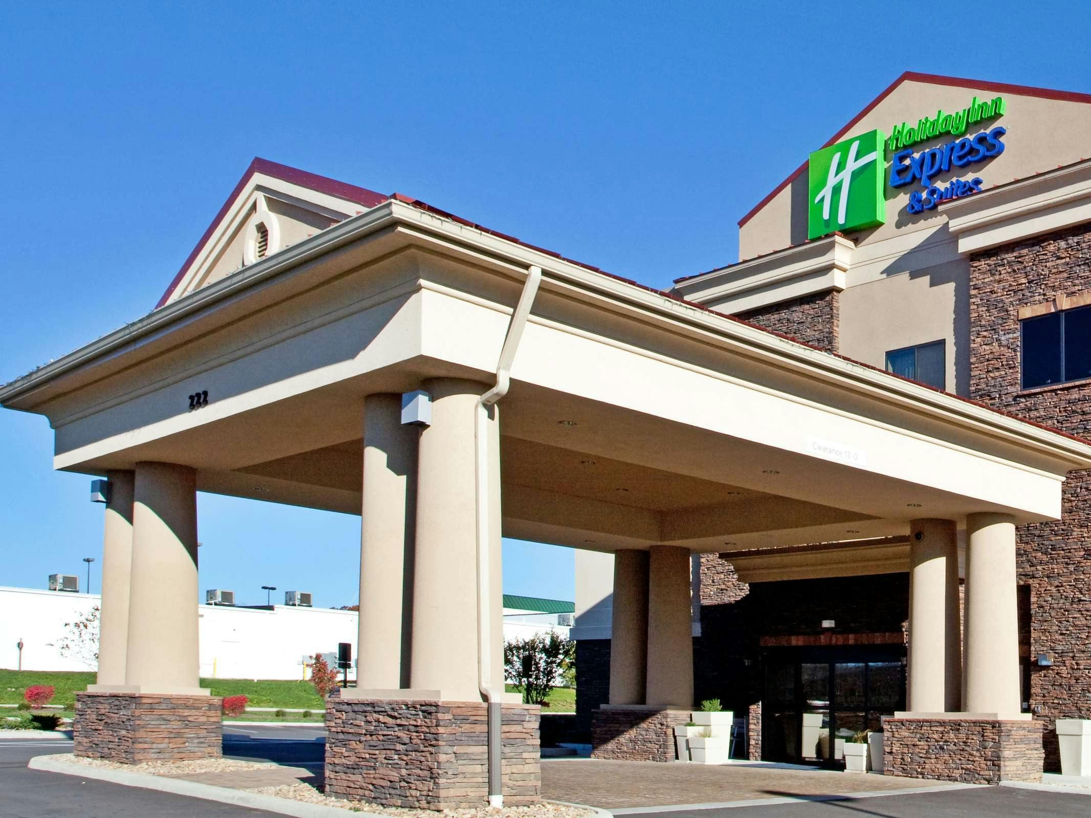 Holiday Inn Express Hotel & Suites Lewisburg