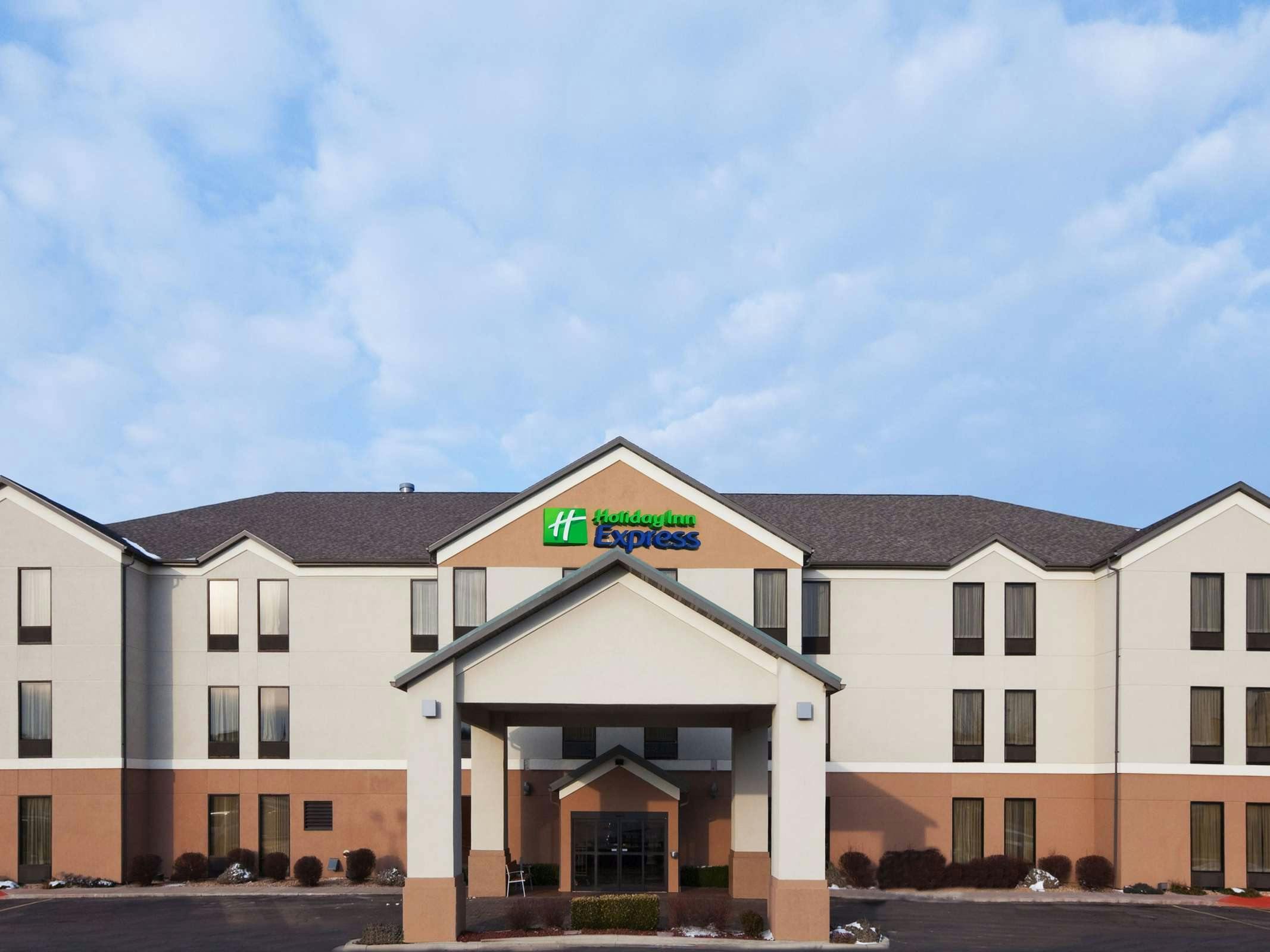 Holiday Inn Express Hotel & Suites Lebanon