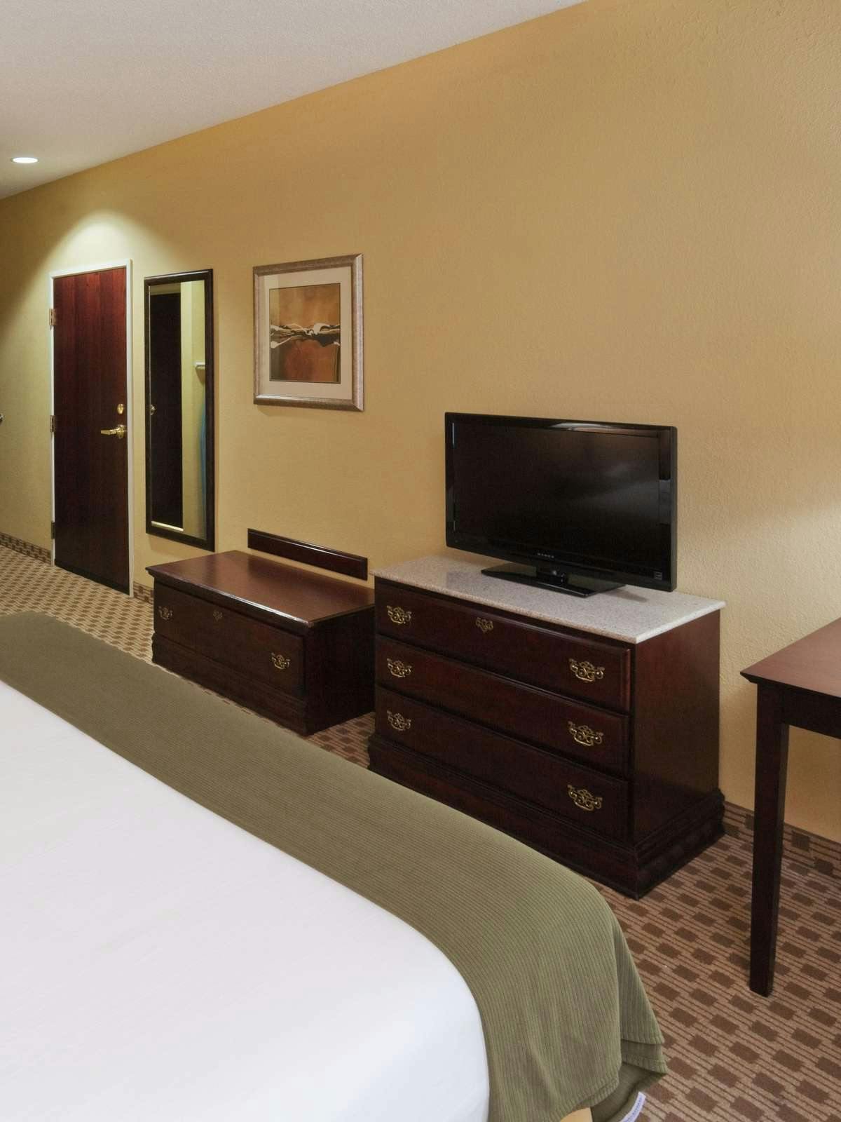 Hotel Holiday Inn Express Hotel & Suites Lebanon photo 2