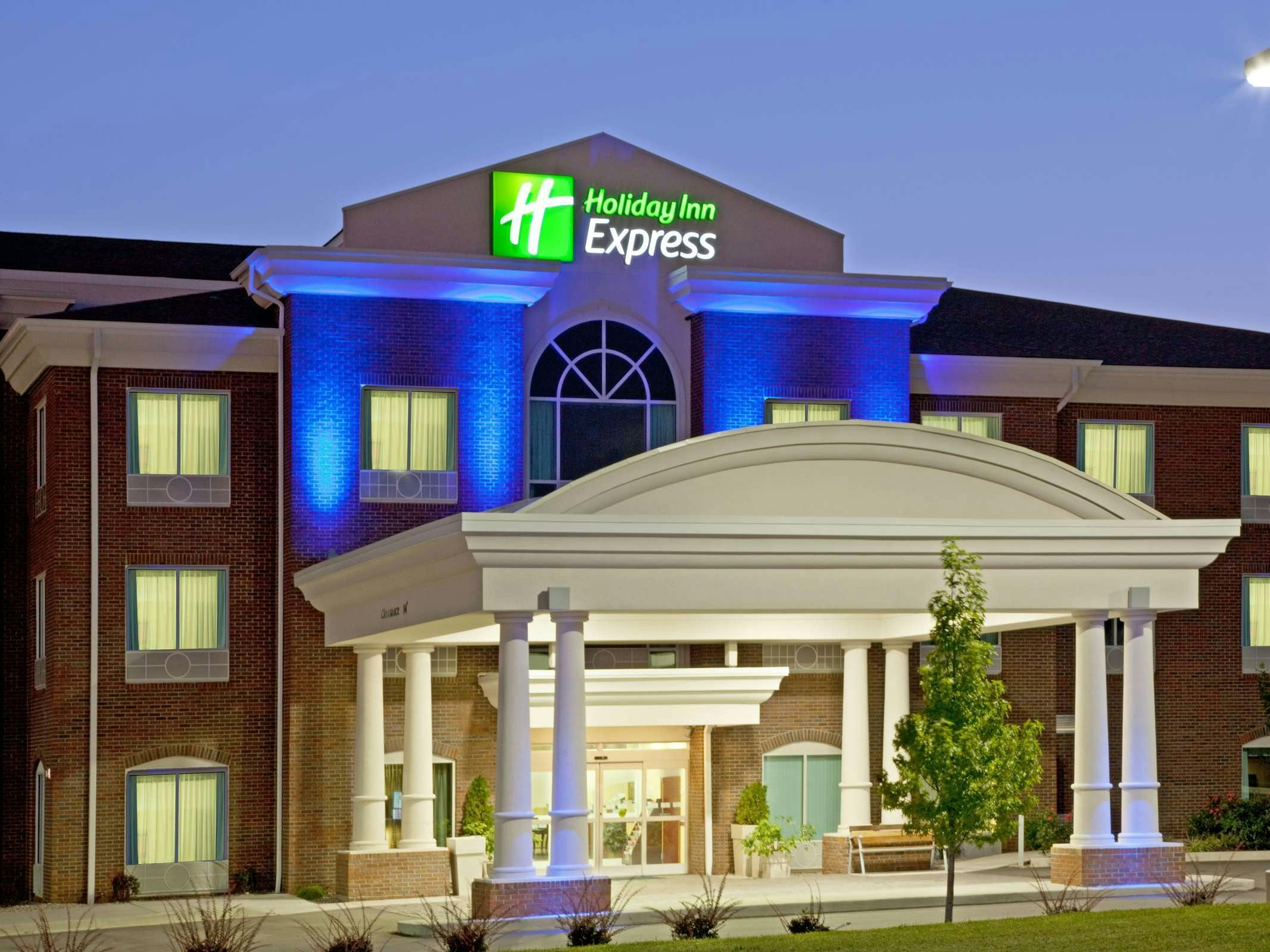 Holiday Inn Express Hotel & Suites Lexington Northeast