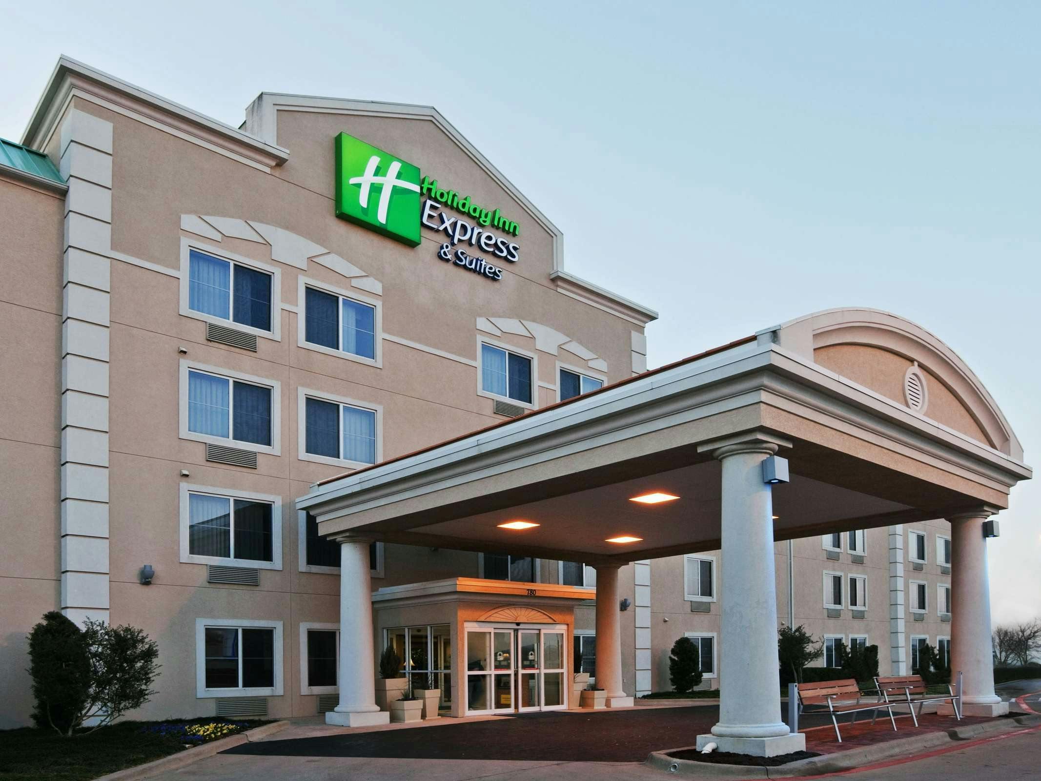 Holiday Inn Express Hotel & Suites Lewisville