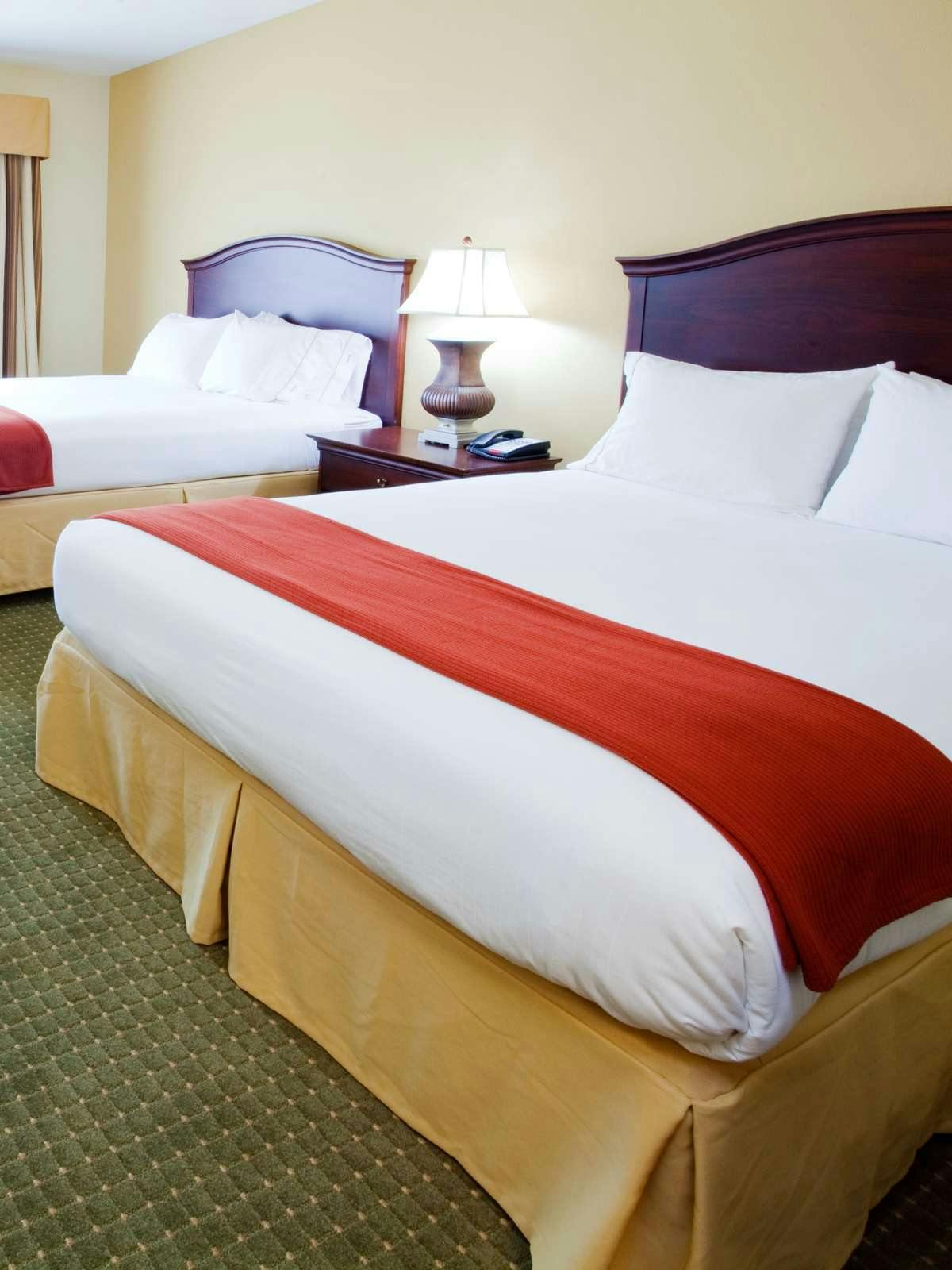 Hotel Holiday Inn Express Hotel & Suites Lexington NW The Vineyard photo 1