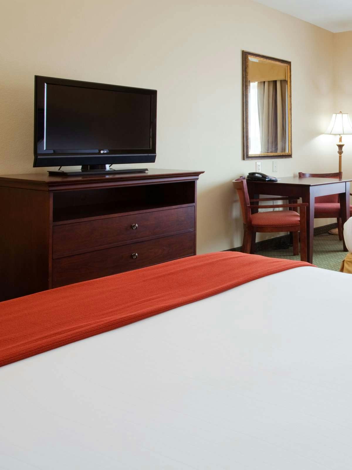 Hotel Holiday Inn Express Hotel & Suites Lexington NW The Vineyard photo 2