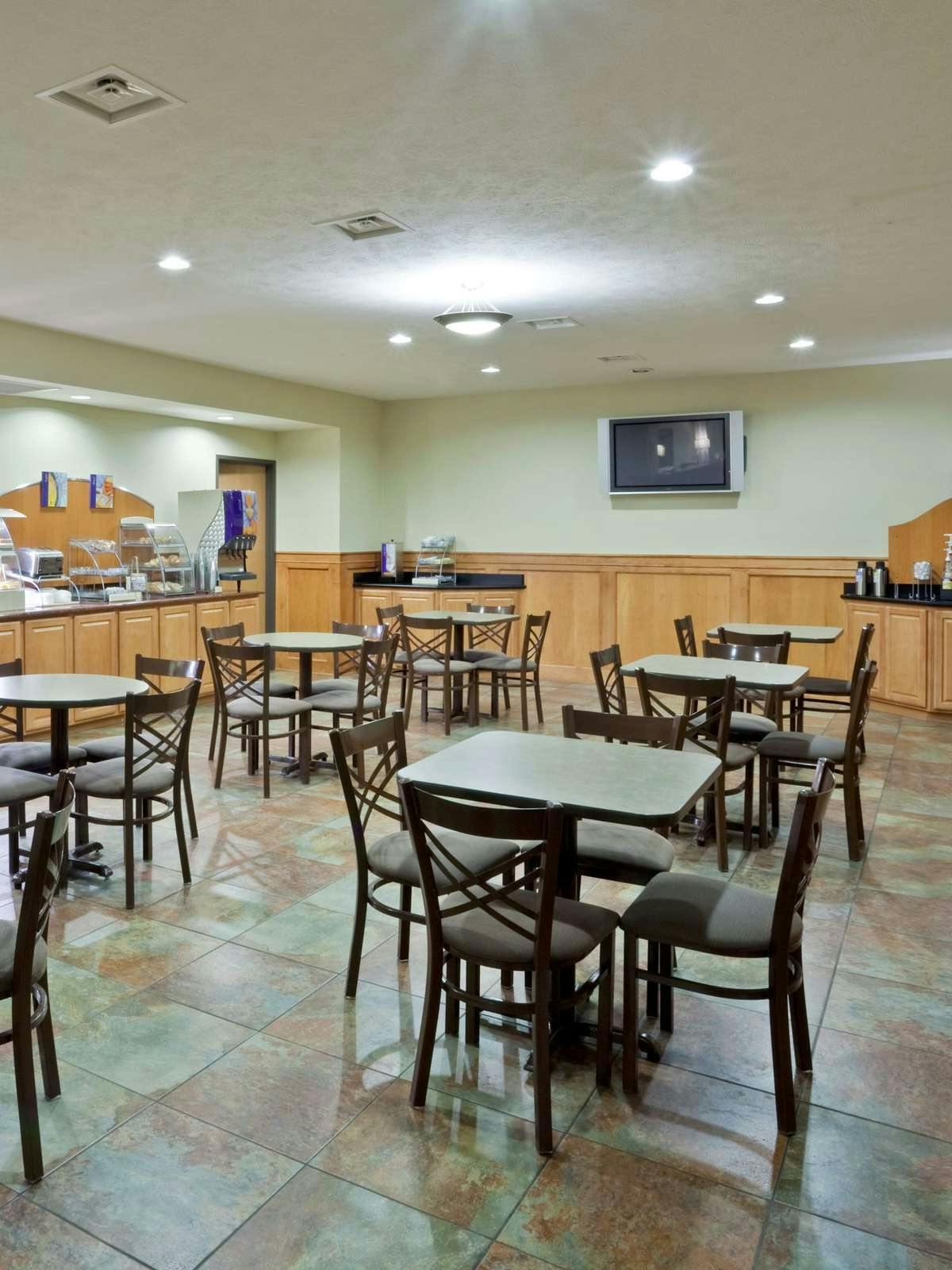 Hotel Holiday Inn Express Hotel & Suites Lincoln South photo 5