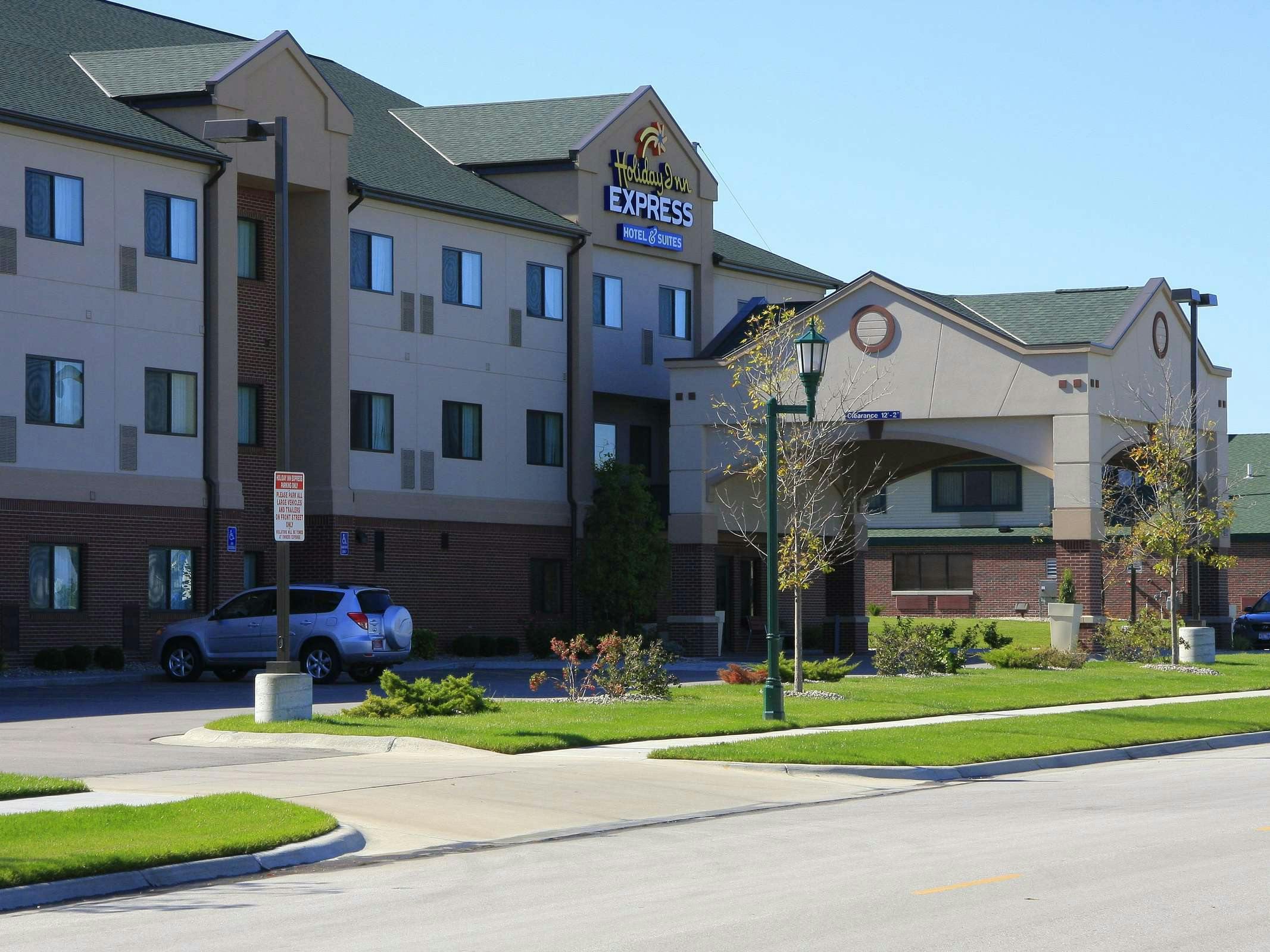 Holiday Inn Express Hotel & Suites Lincoln South