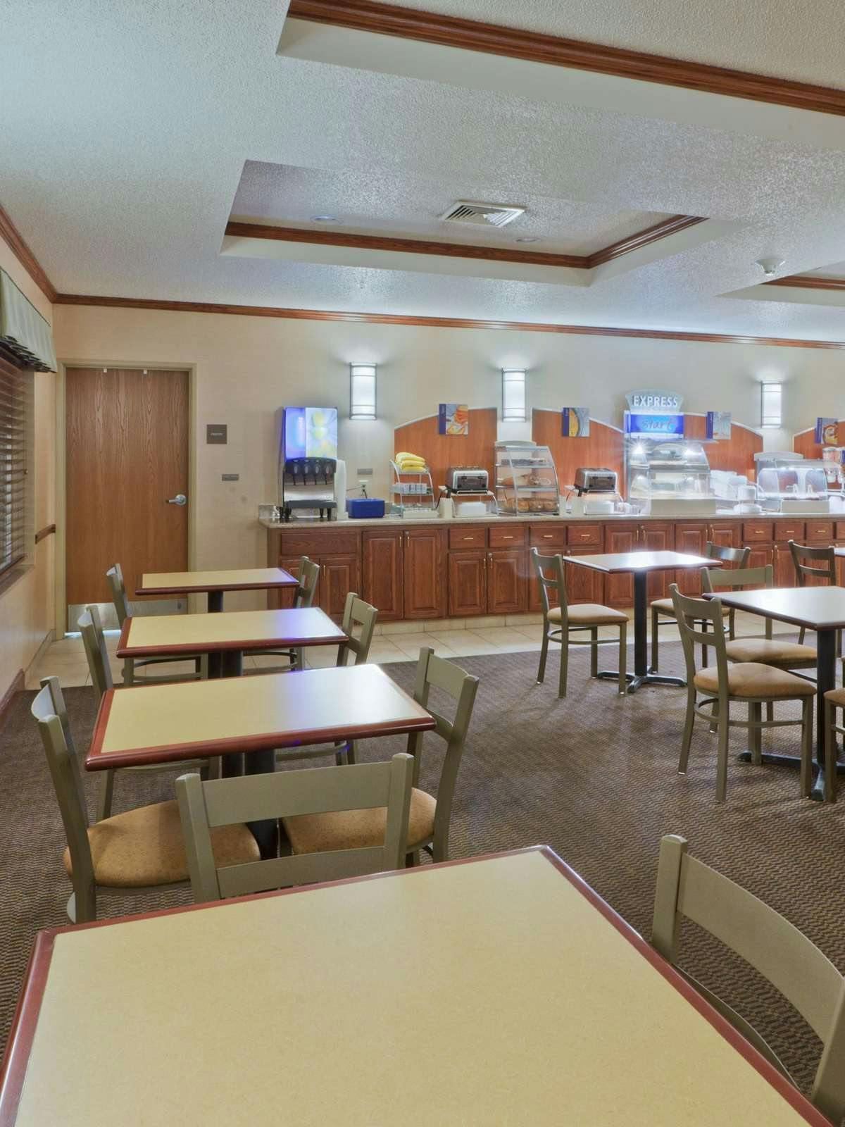 Hotel Holiday Inn Express Hotel & Suites Lititz photo 5