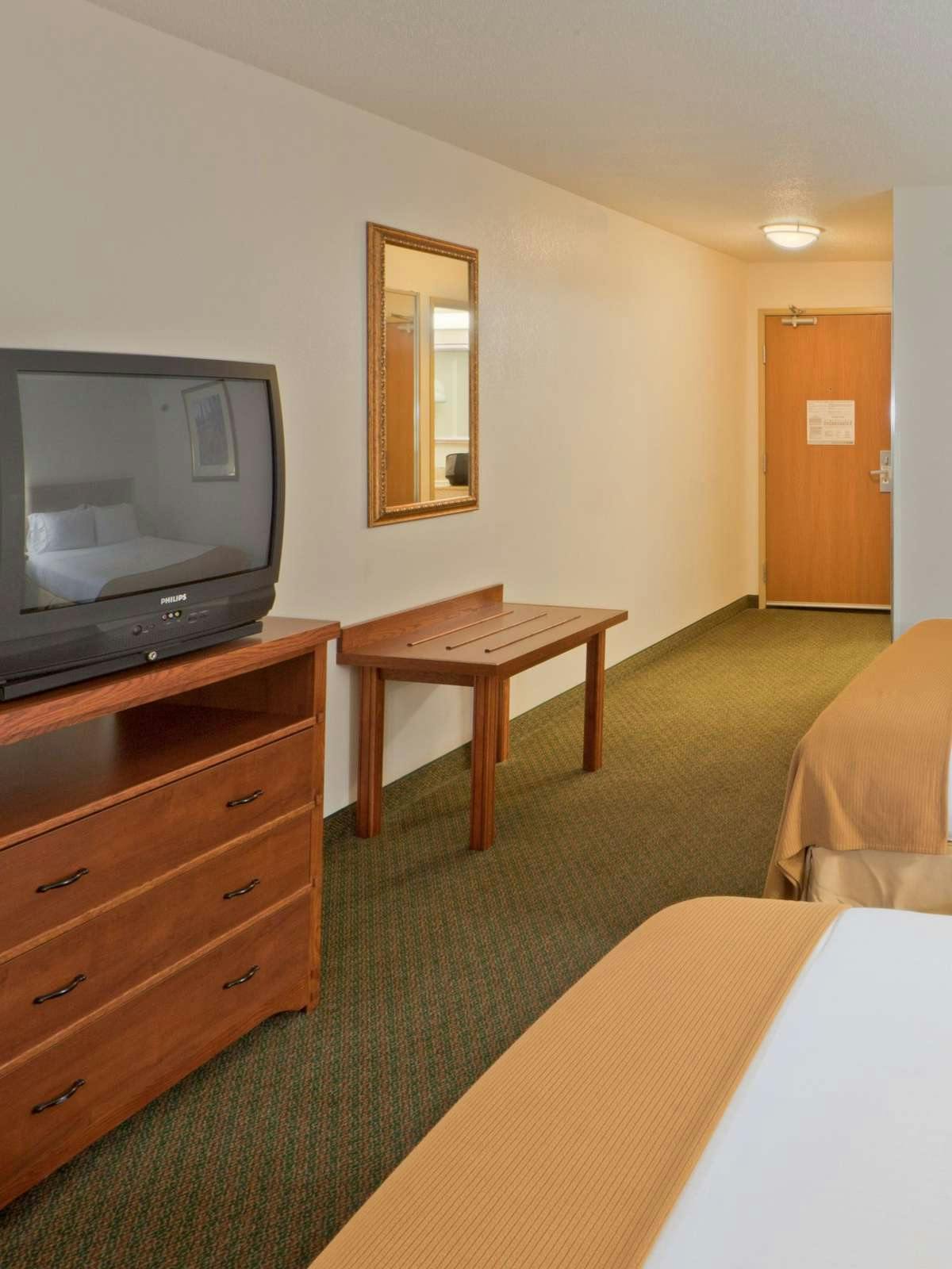 Hotel Holiday Inn Express Hotel & Suites Lititz photo 2