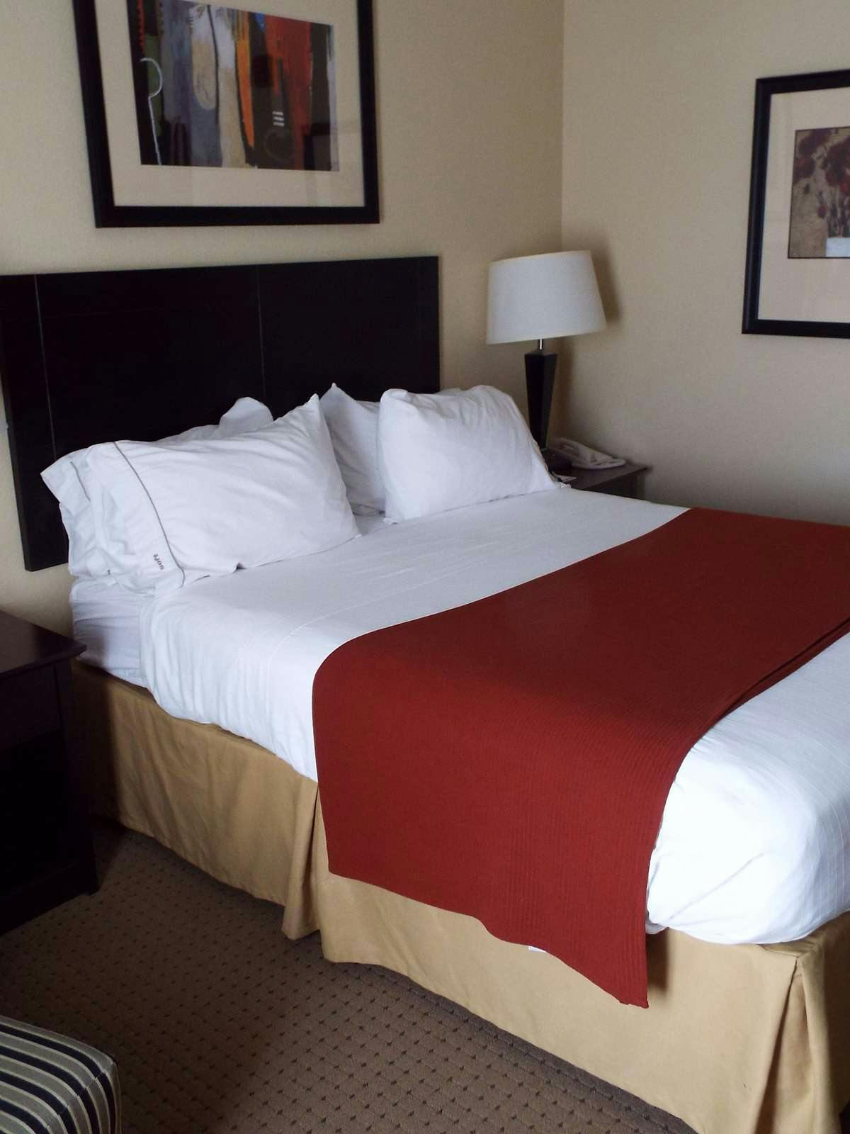 Hotel Holiday Inn Express Hotel & Suites Limon photo 1