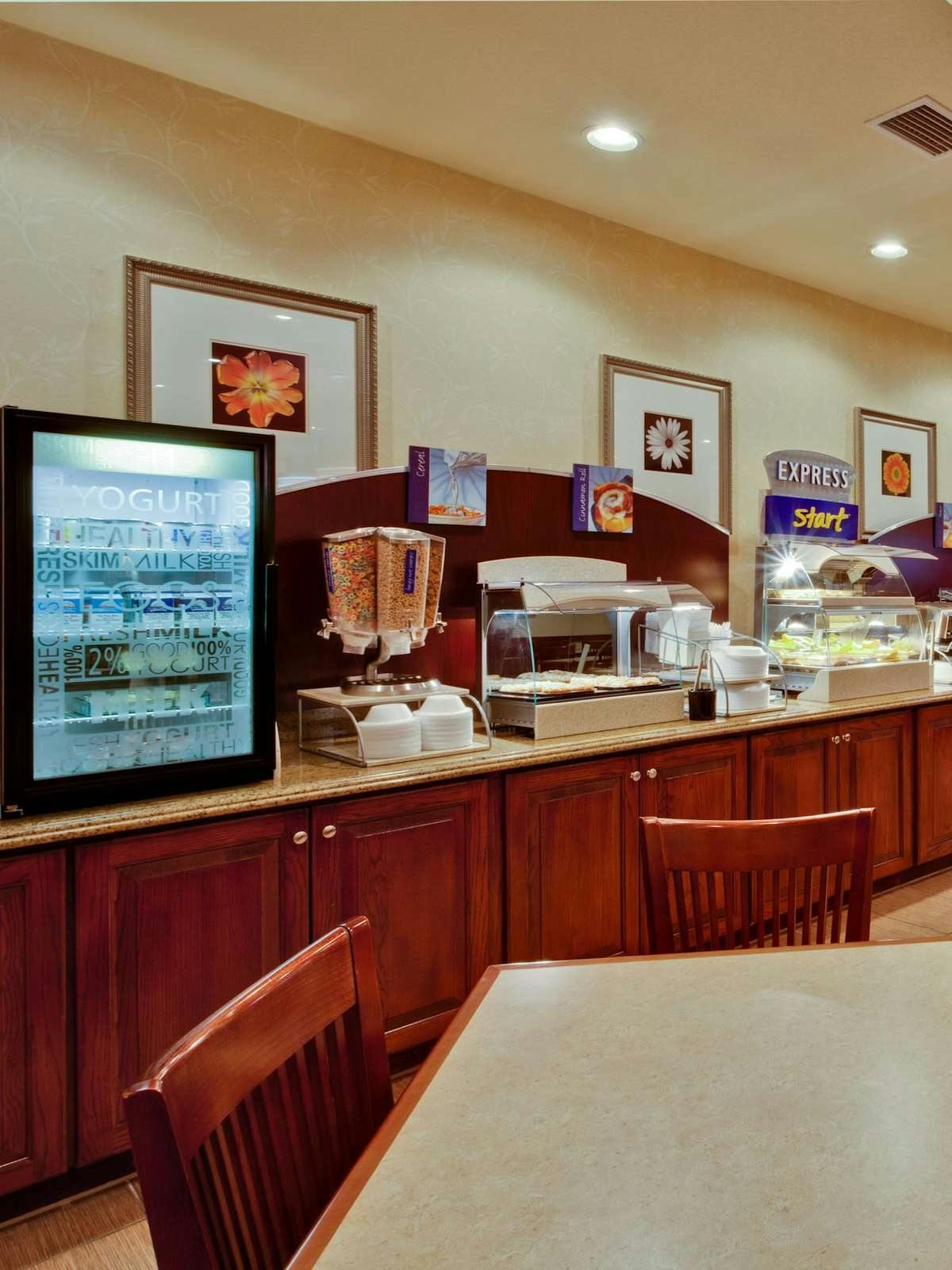 Hotel Holiday Inn Express Hotel & Suites Lakeland North I-4 photo 2