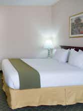 Hotel Holiday Inn Express Hotel & Suites Livingston photo 1