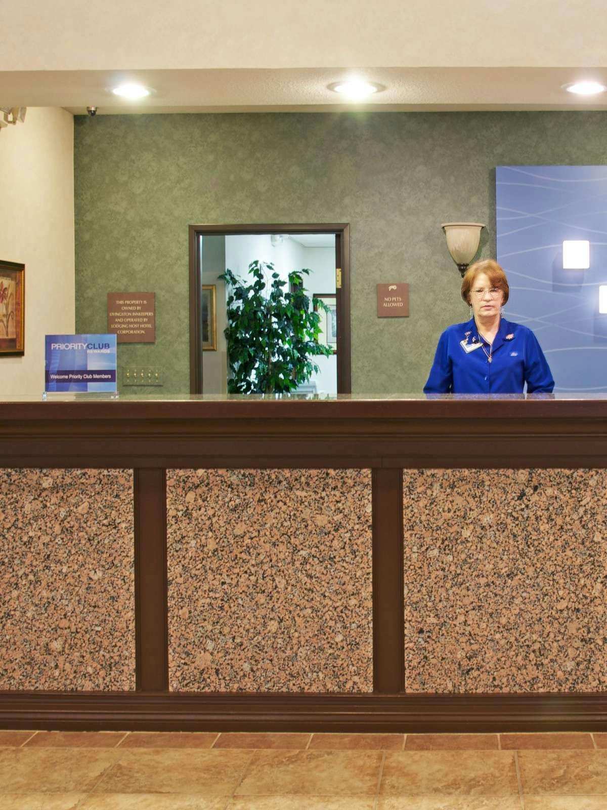 Hotel Holiday Inn Express Hotel & Suites Livingston photo 5