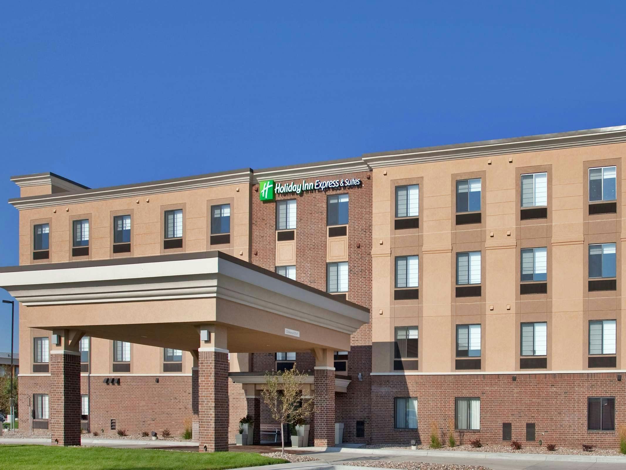 Holiday Inn Express Hotel & Suites Lincoln Airport